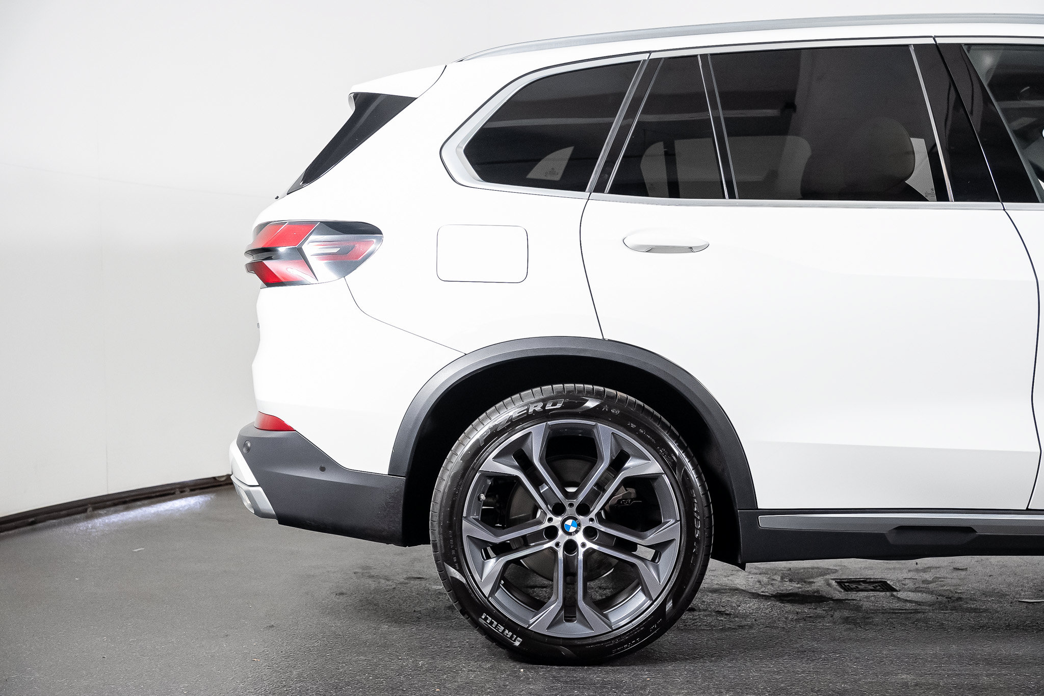 Used 2024 BMW X5 sDrive40i RWD image 32