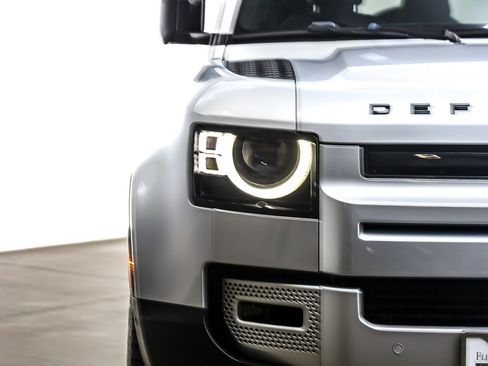 Used 2023 Land Rover Defender 110 SE image 14