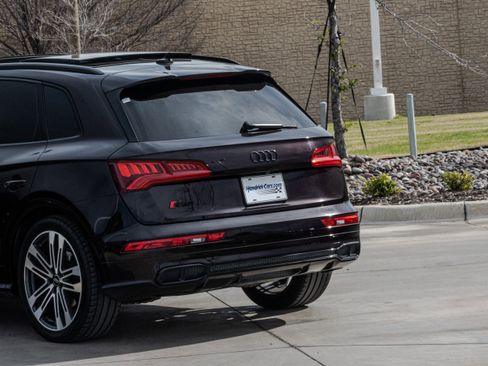 Used 2020 Audi SQ5 Prestige w/ Prestige Package image 6