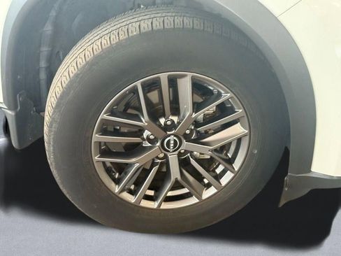 Used 2022 Nissan Rogue S AWD/4WD image 19
