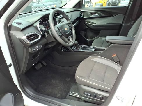 Used 2023 Chevrolet TrailBlazer LT w/ Convenience Package AWD/4WD image 10