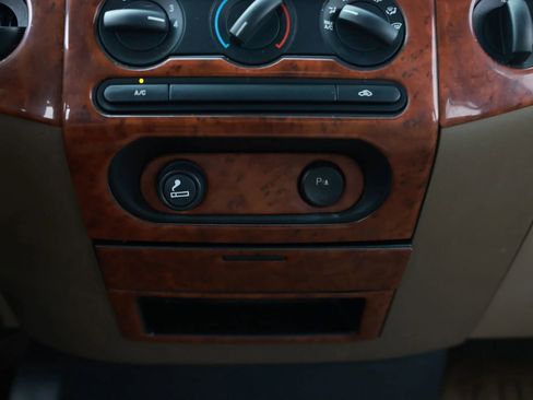 Used 2006 Ford F150 XLT image 30