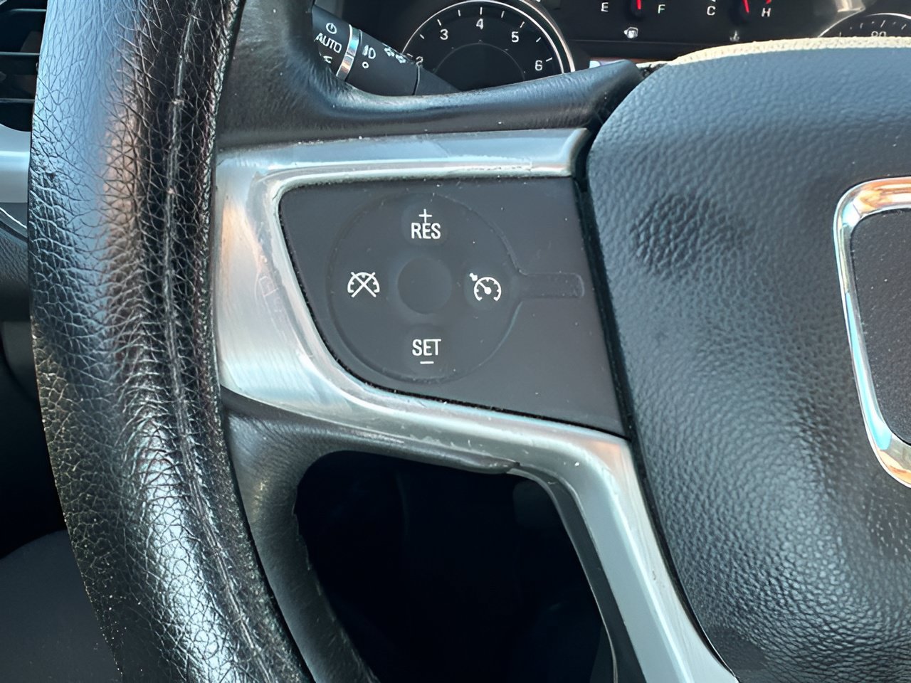 Used 2017 GMC Acadia SLT FWD image 17