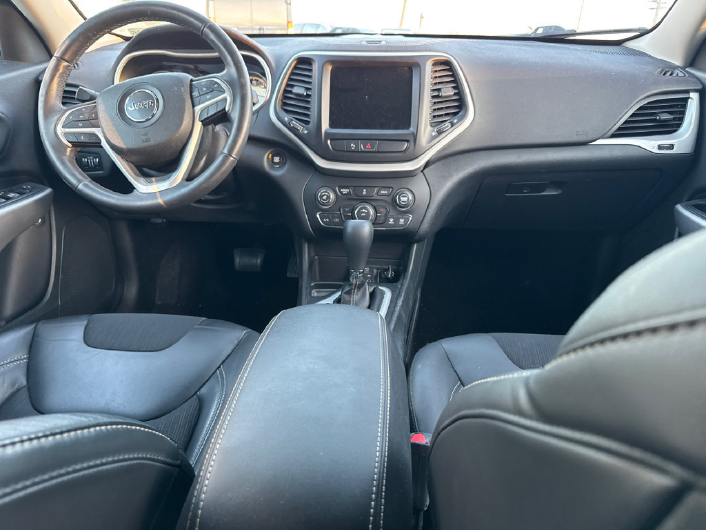 Used 2018 Jeep Cherokee Latitude Plus FWD image 6