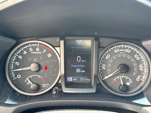 Used 2022 Toyota Tacoma TRD Sport AWD/4WD image 18
