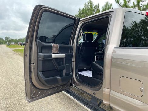 Used 2019 Ford F250 Lariat w/ Chrome Package AWD/4WD image 10