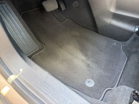 Used 2018 Chevrolet Equinox LS AWD/4WD image 17