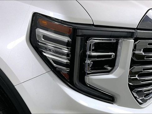 Used 2024 GMC Sierra 1500 Denali AWD/4WD image 30