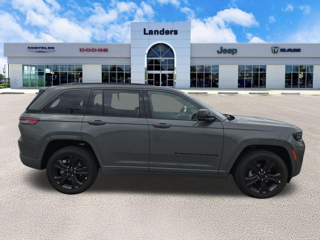 New 2027 Jeep Grand Cherokee Limited AWD/4WD image 2