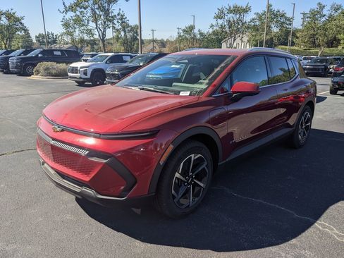New 2026 Chevrolet Equinox EV LT image 3