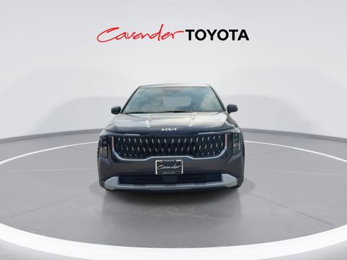 Used 2026 Kia Carnival FWD image 3