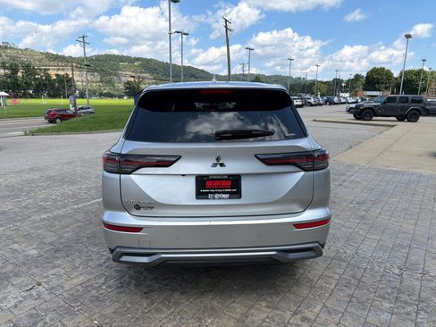 Used 2025 Mitsubishi Outlander SE AWD/4WD image 7