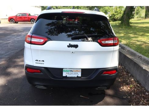 Used 2015 Jeep Cherokee Latitude w/ Cold Weather Group AWD/4WD image 5
