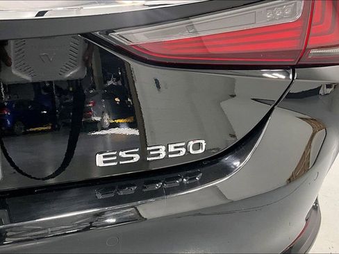Used 2020 Lexus ES 350 Ultra Luxury image 31