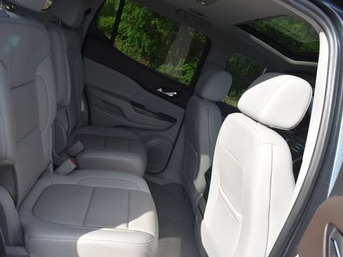 Certified 2020 GMC Acadia SLT AWD/4WD image 18