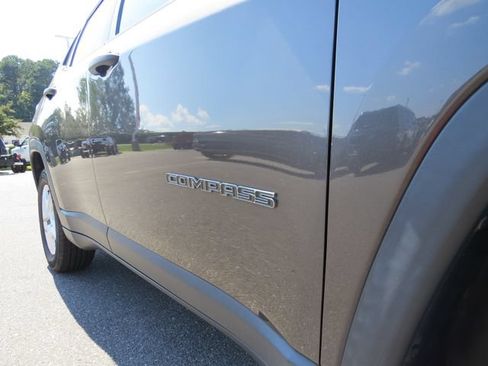Used 2021 Jeep Compass Sport FWD image 11