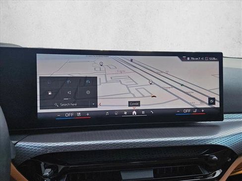 Certified 2025 BMW 330i Sedan image 20