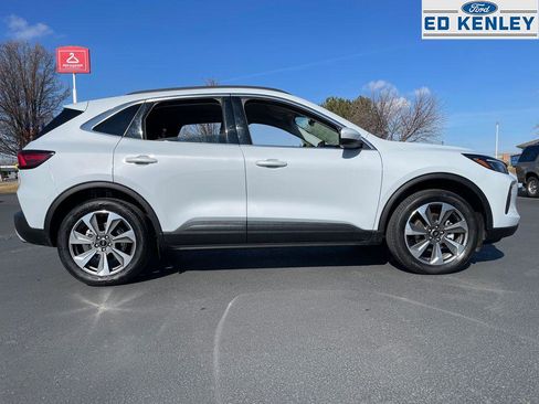 Used 2025 Ford Escape Platinum image 23