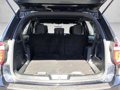 Used 2018 Ford Explorer XLT image 7