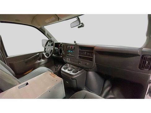 Used 2018 GMC Savana 2500 w/ Driver Convenience Package image 17