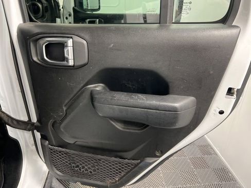 Used 2023 Jeep Gladiator Sport AWD/4WD image 13