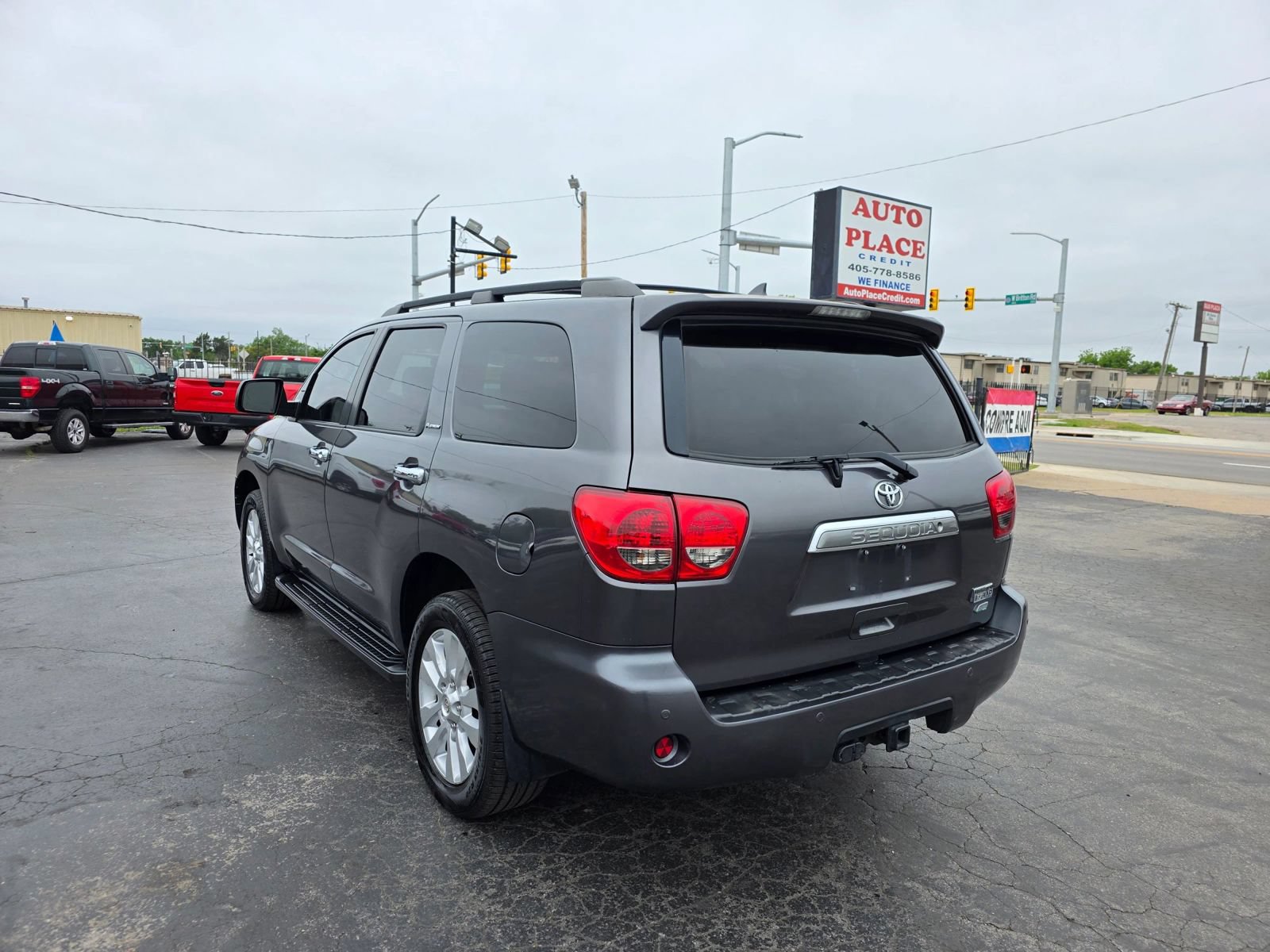 Used 2014 Toyota Sequoia Platinum AWD/4WD image 5