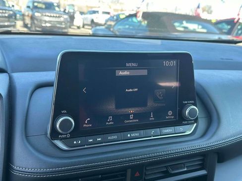 Used 2024 Nissan Rogue S image 25