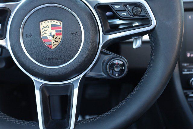 Used 2017 Porsche 718 Boxster RWD image 29