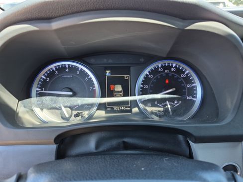 Used 2018 Toyota Highlander Limited AWD/4WD image 10