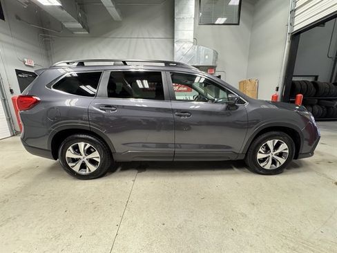 Used 2025 Subaru Ascent Premium AWD/4WD image 9
