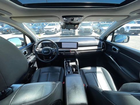 Certified 2025 Kia Sorento S w/ Panoramic Sunroof Package FWD image 22