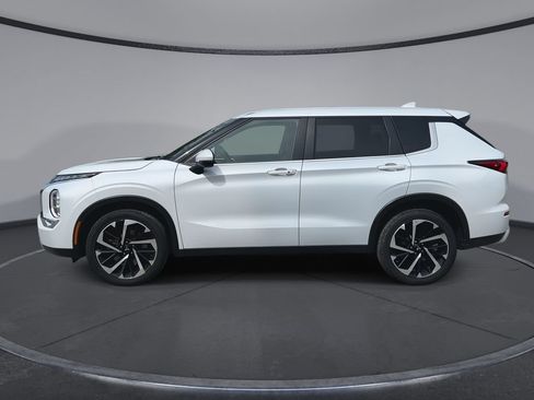 Used 2024 Mitsubishi Outlander SE FWD image 5