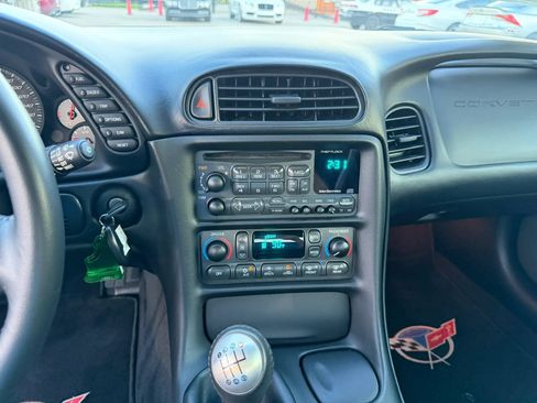 Used 2004 Chevrolet Corvette Z06 w/ Z06 Preferred Equipment Group RWD image 25