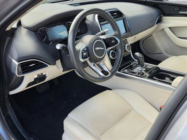 Used 2020 Jaguar XE S RWD image 9