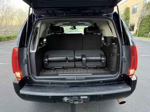 Used 2007 Cadillac Escalade AWD w/ Information Package image 7