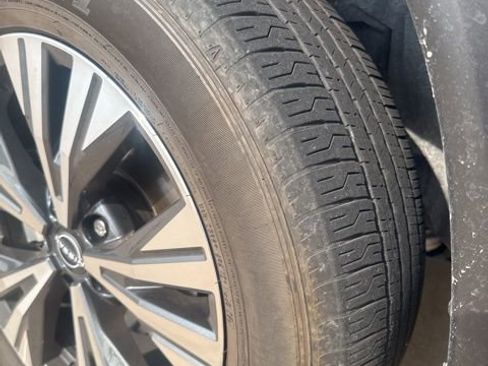 Used 2023 Nissan Rogue SV image 13