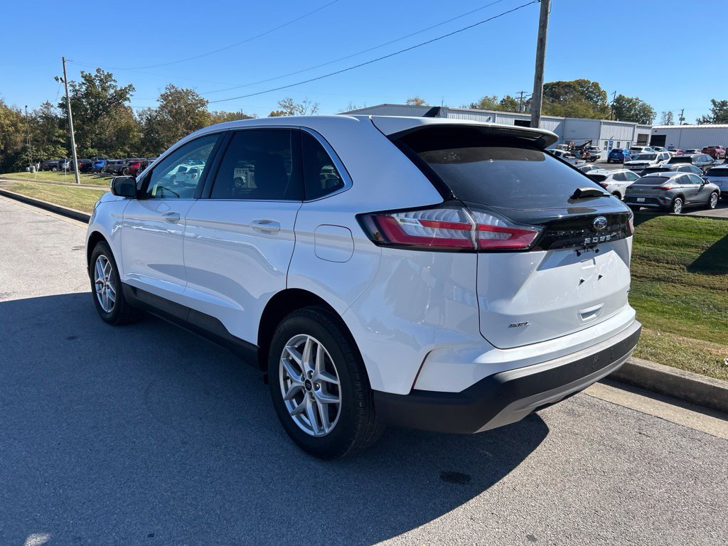 Used 2024 Ford Edge SEL w/ Convenience Package AWD/4WD image 4