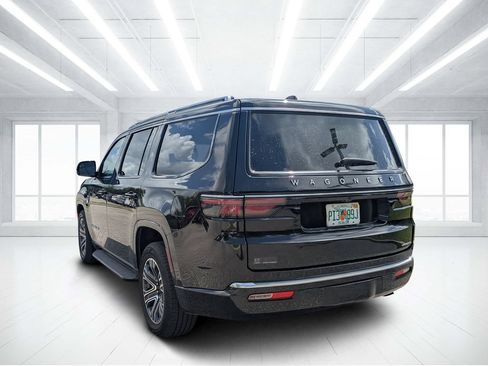 Used 2024 Jeep Wagoneer Series II w/ Flexible Seating Group AWD/4WD image 5