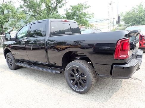 New 2026 RAM 2500 Big Horn AWD/4WD image 3