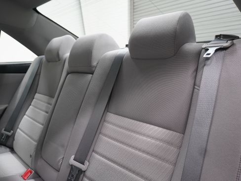 Used 2016 Toyota Camry LE FWD image 13