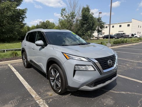 Used 2021 Nissan Rogue SL w/ Premium Package AWD/4WD image 11
