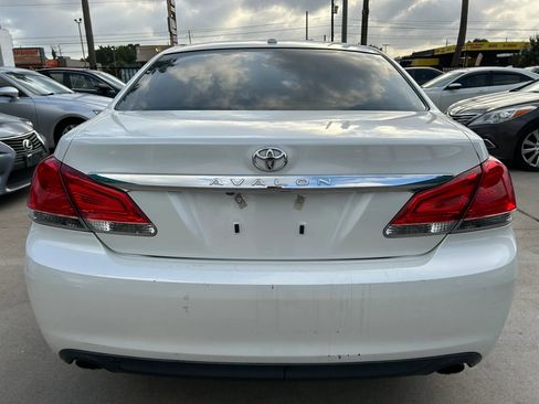 Used 2011 Toyota Avalon FWD image 4