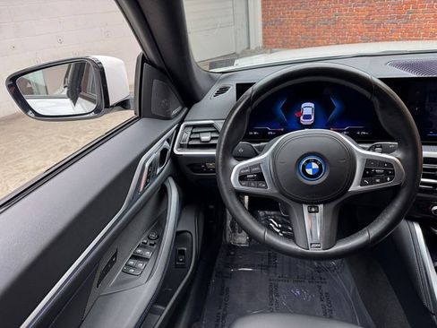 Certified 2022 BMW i4 eDrive40 w/ M Sport Package image 13