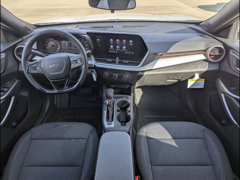 Used 2026 Chevrolet Trax RS FWD image 16