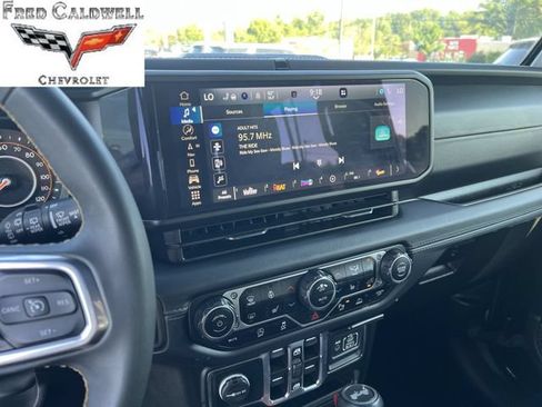 Used 2024 Jeep Wrangler Unlimited Sahara w/ Technology Group AWD/4WD image 19