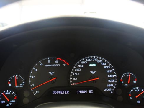 Used 2002 Chevrolet Corvette Convertible w/ Preferred Equipment Group1 image 7