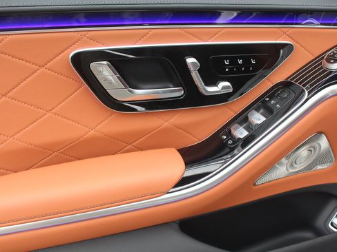 New 2026 Mercedes-Benz S 580e 4MATIC Sedan image 12