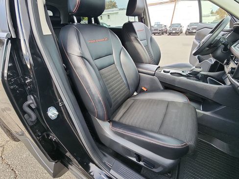 Used 2025 Nissan Rogue SV w/ Rock Creek Premium Package image 24