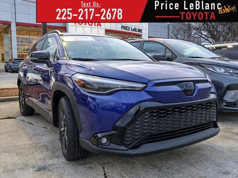 Certified 2025 Toyota Corolla Cross XSE image 1