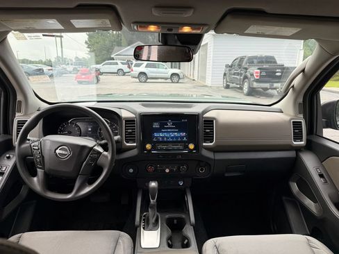 Used 2024 Nissan Frontier SV RWD image 15